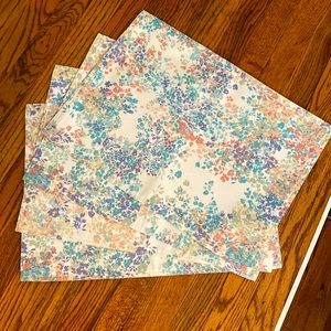 FOOD NETWORK PLACEMATS-Set of 4 Floral Pattern 14 X 19 Inch Placemats